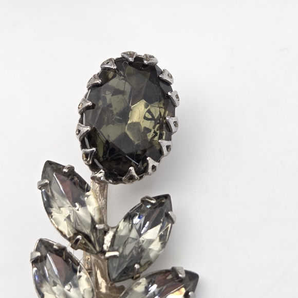 1940s Vintage Rhinestone Broach. - Picture 9 of 14